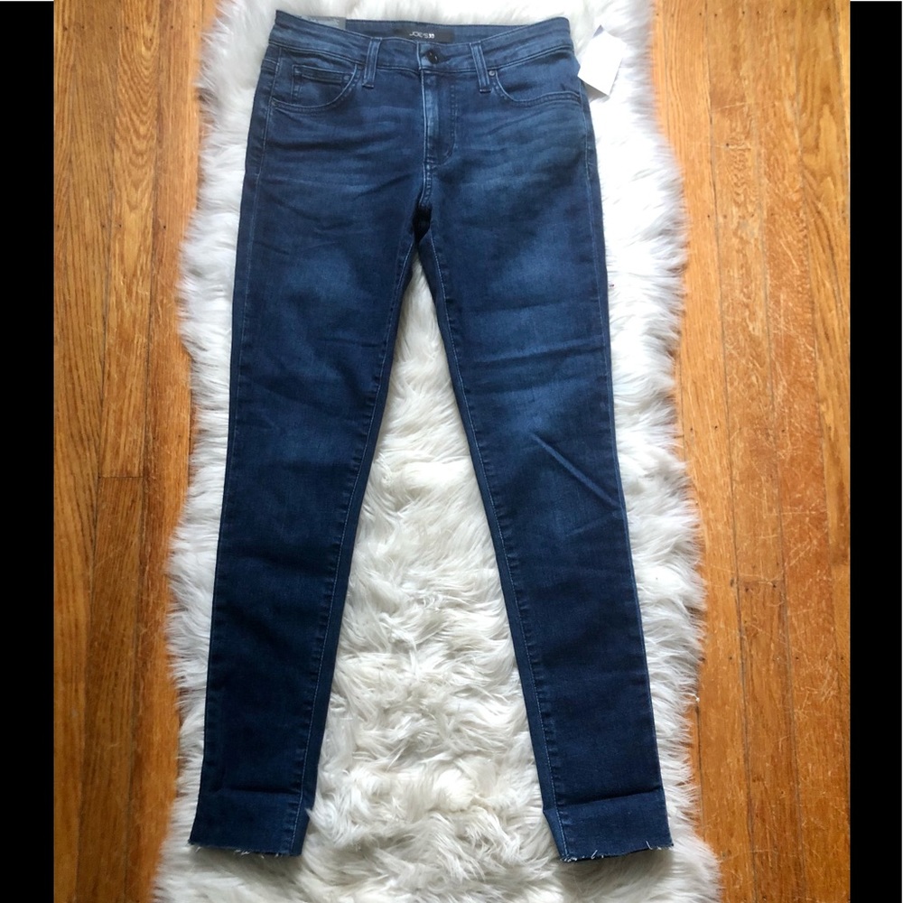 NWT- Joe’s skinny raw hem jeans- size 26
